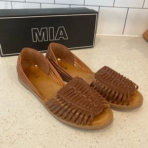 Mia Mckeena flats. Size 7 cognac